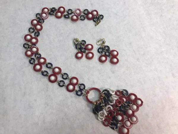 Necklace and earring set