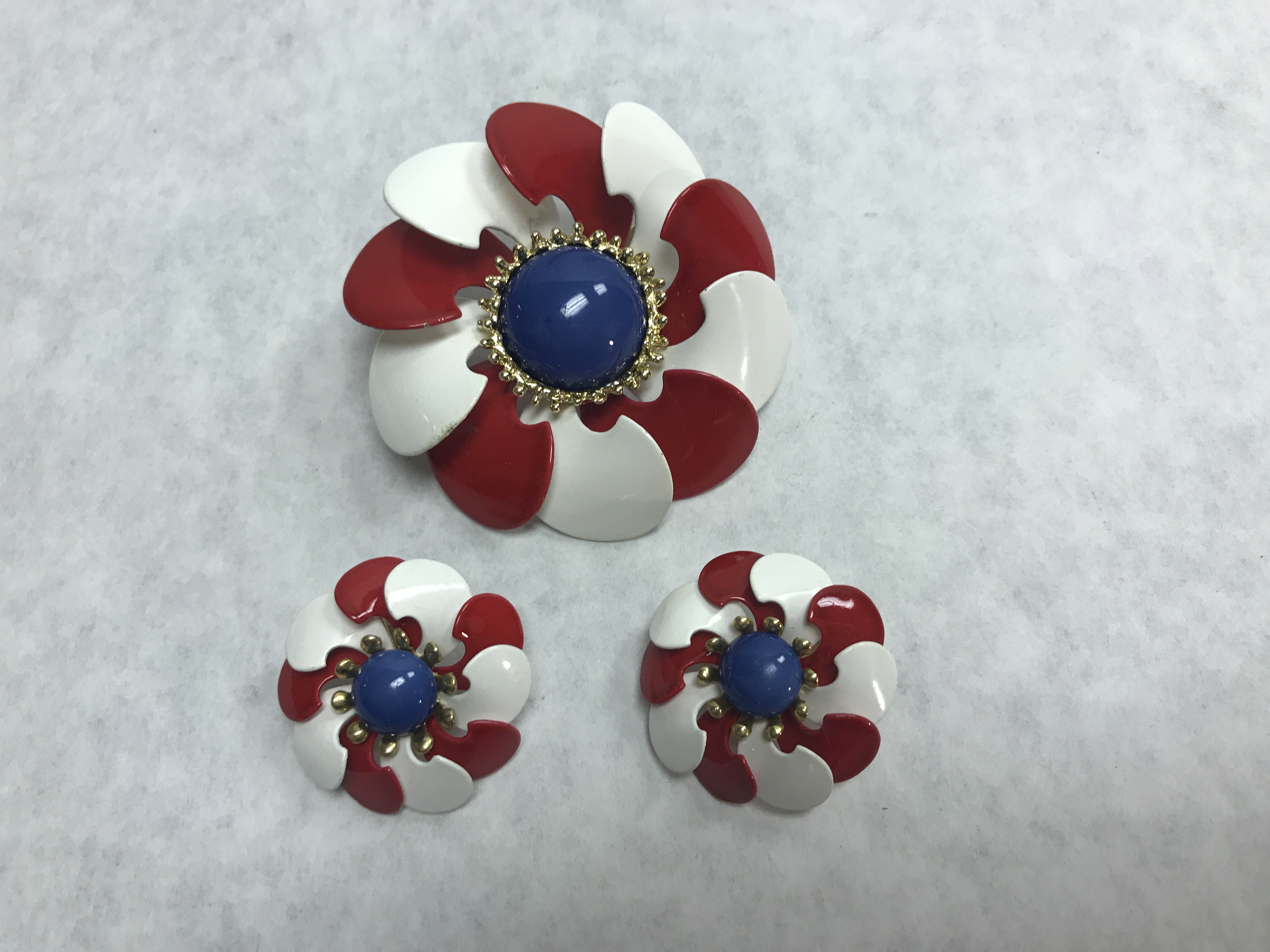 to Branford Antiqiues Branford Antiques & Home Design